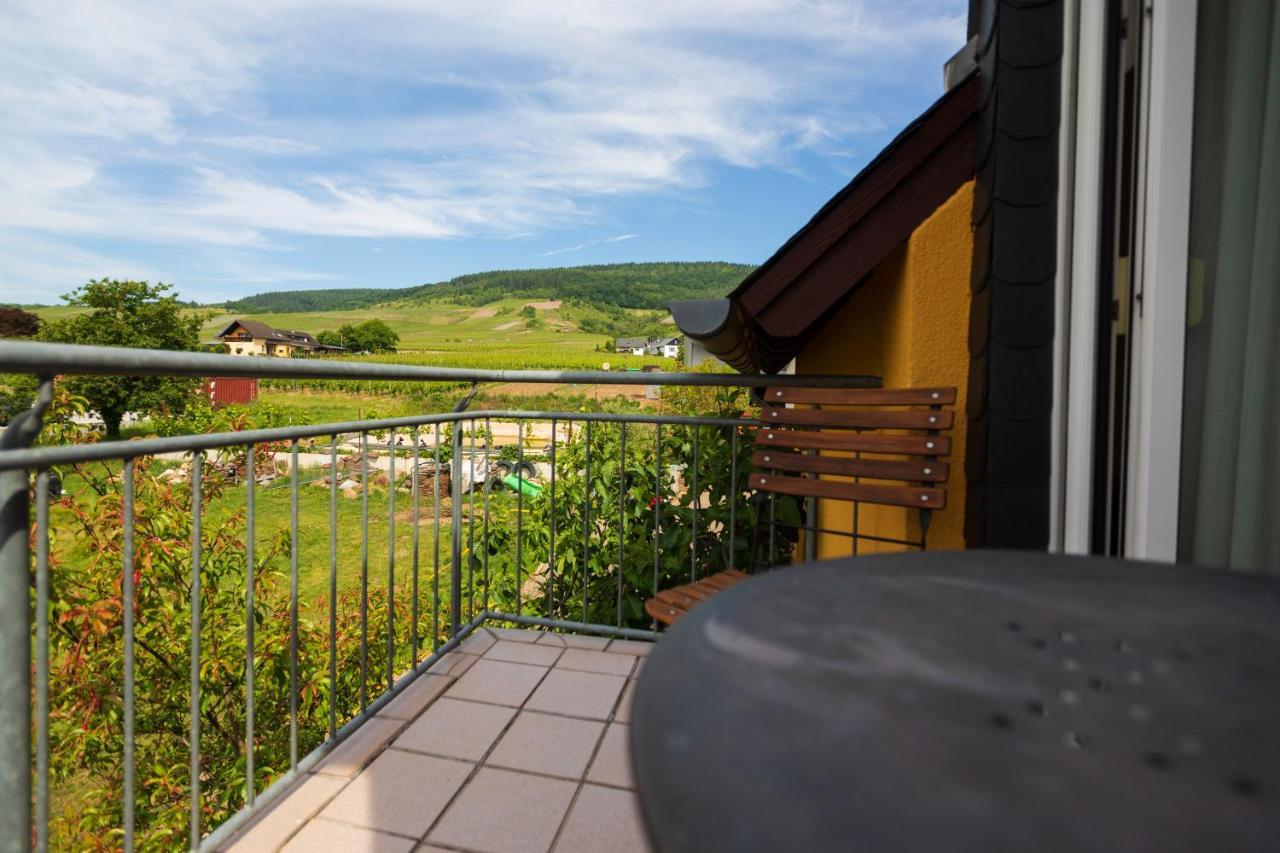 Gasthaus Bio-Weingut Staffelter Hof Kröv Exterior foto